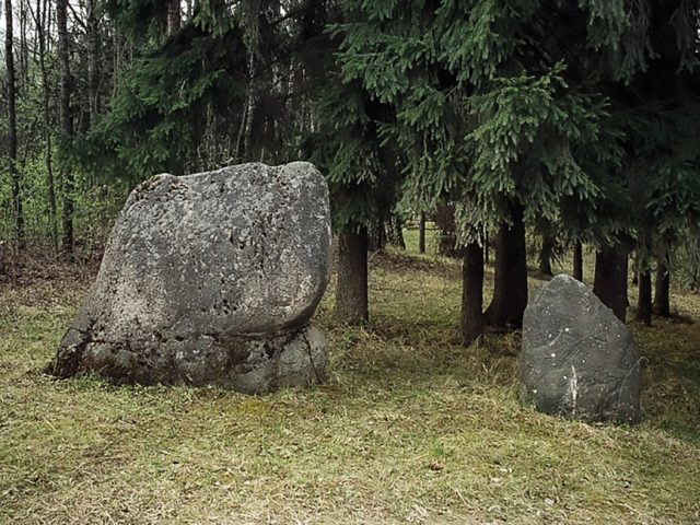 Naurašilių akmenys