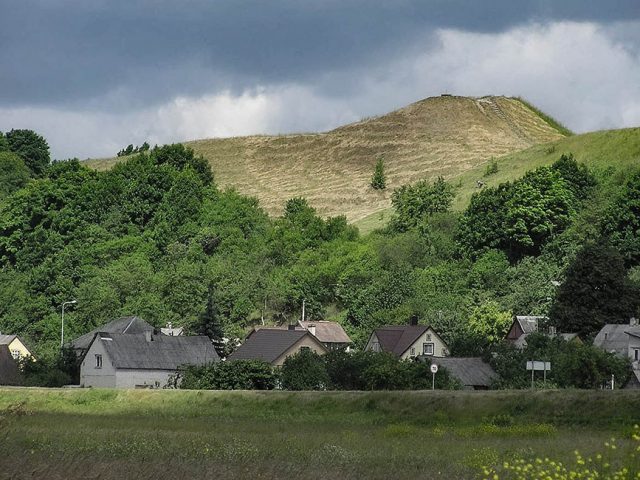 Seredžiaus I piliakalnis