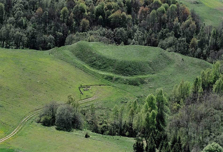 Berzgainių piliakalnis